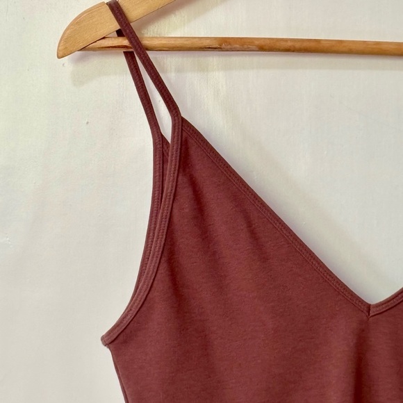 Wilfred| Aritzia| Rich Brown V-Neck Thong Bodysuit Sz M - Picture 2 of 5